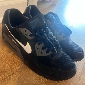 NIKE AIR MAX MENS 11